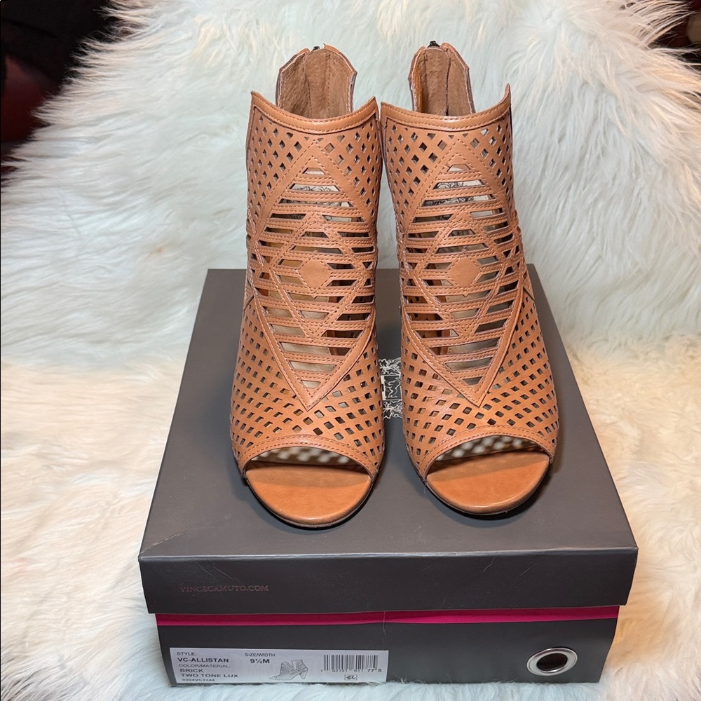 Vince Camuto Tan Laser-Cut Peep-Toe Heels size 9.5 Allistan